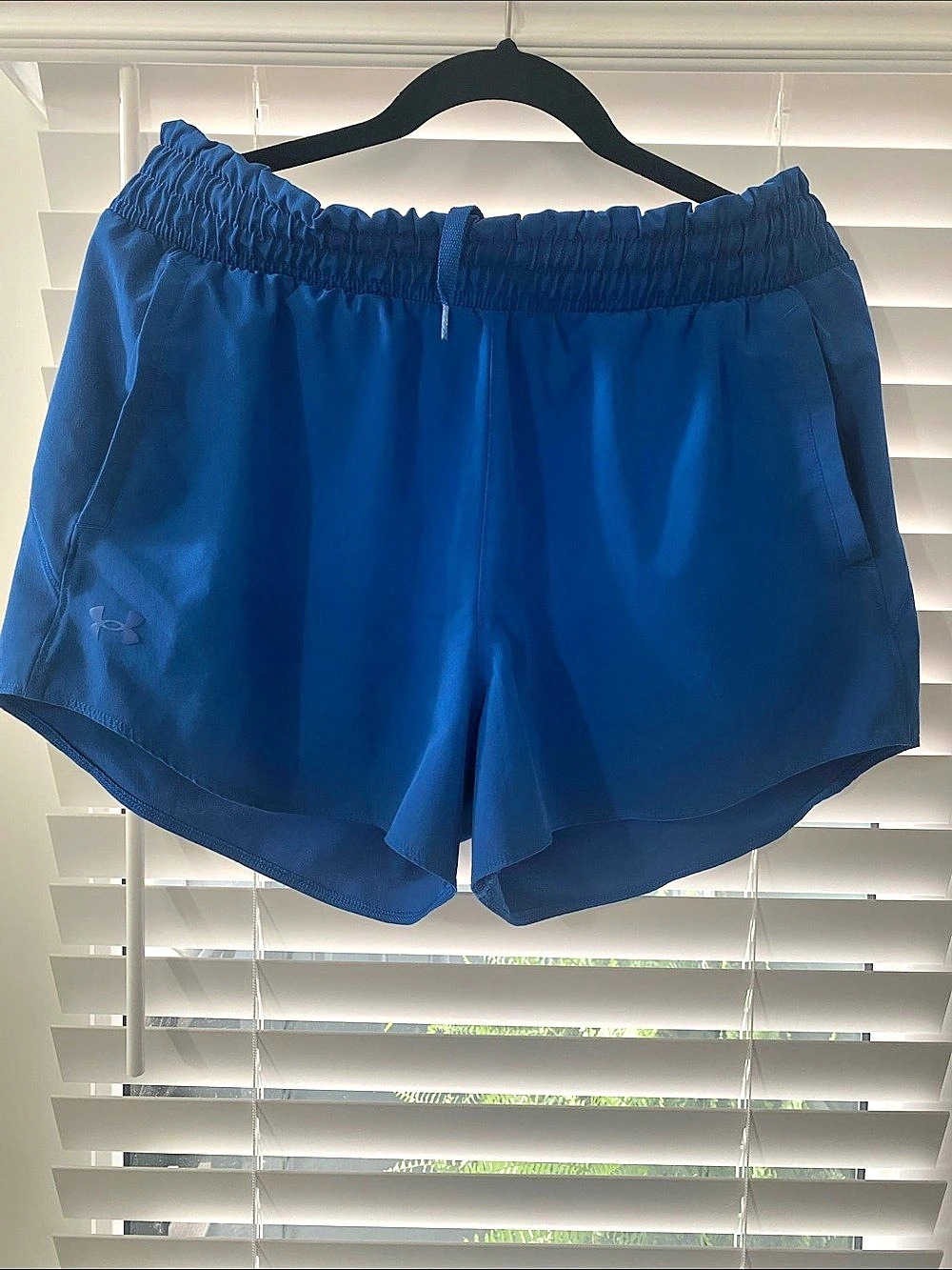 Under Armour Women’s Athletic Shorts in Blue Size Large Like New